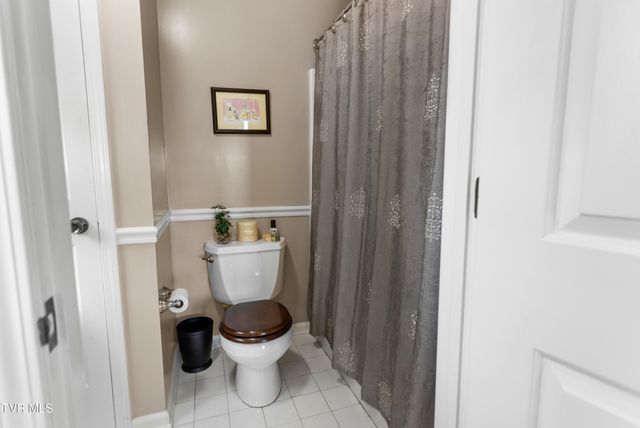 100 Wonderland Drive 5d, Abingdon, VA 24211