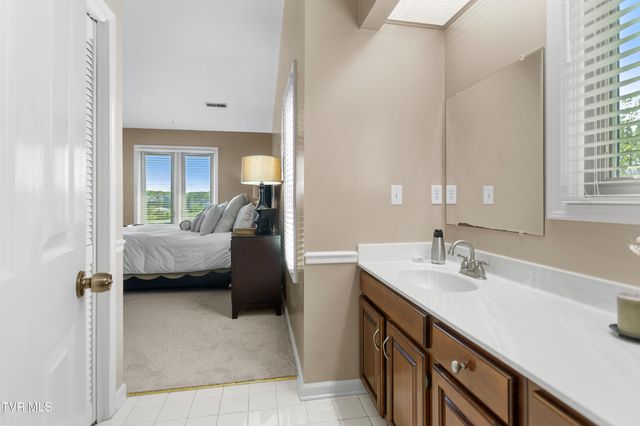 100 Wonderland Drive 5d, Abingdon, VA 24211