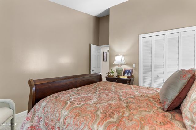 100 Wonderland Drive 5d, Abingdon, VA 24211