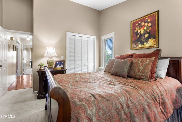 100 Wonderland Drive 5d, Abingdon, VA 24211