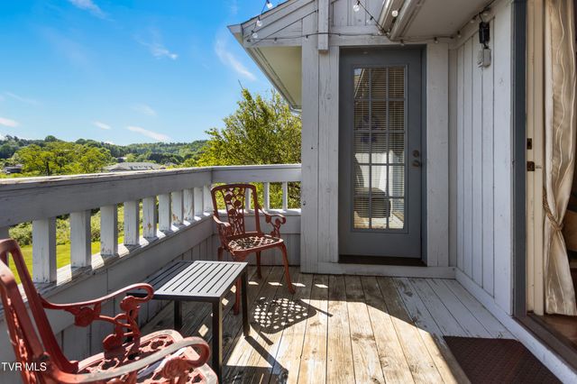 100 Wonderland Drive 5d, Abingdon, VA 24211