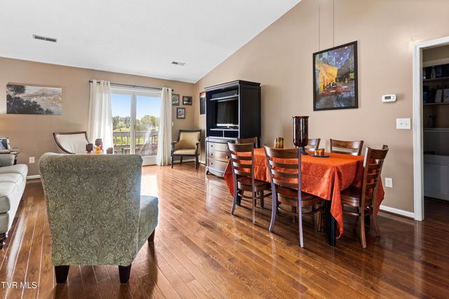100 Wonderland Drive 5d, Abingdon, VA 24211