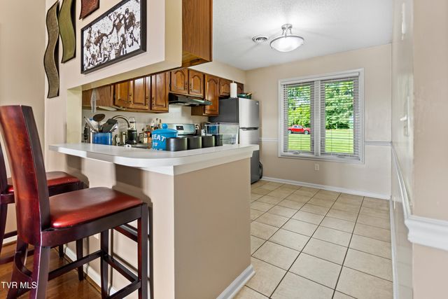 100 Wonderland Drive 5d, Abingdon, VA 24211
