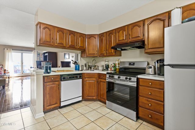 100 Wonderland Drive 5d, Abingdon, VA 24211