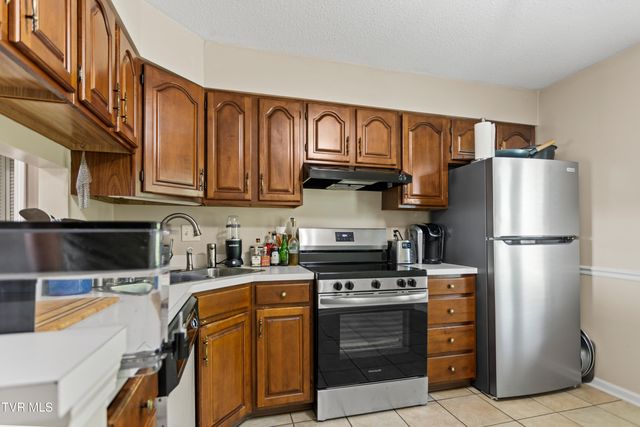 100 Wonderland Drive 5d, Abingdon, VA 24211