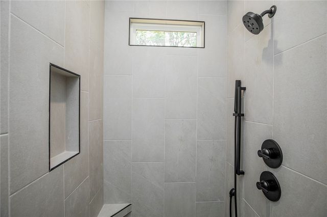 19 Nairn Lane, Bella Vista, AR 72715