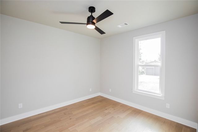 19 Nairn Lane, Bella Vista, AR 72715