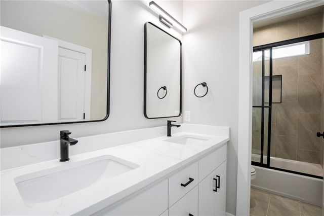 19 Nairn Lane, Bella Vista, AR 72715