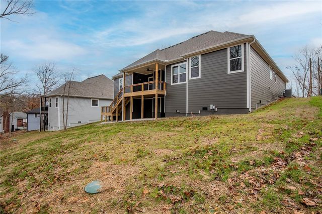 19 Nairn Lane, Bella Vista, AR 72715