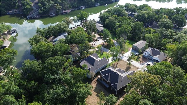 19 Nairn Lane, Bella Vista, AR 72715