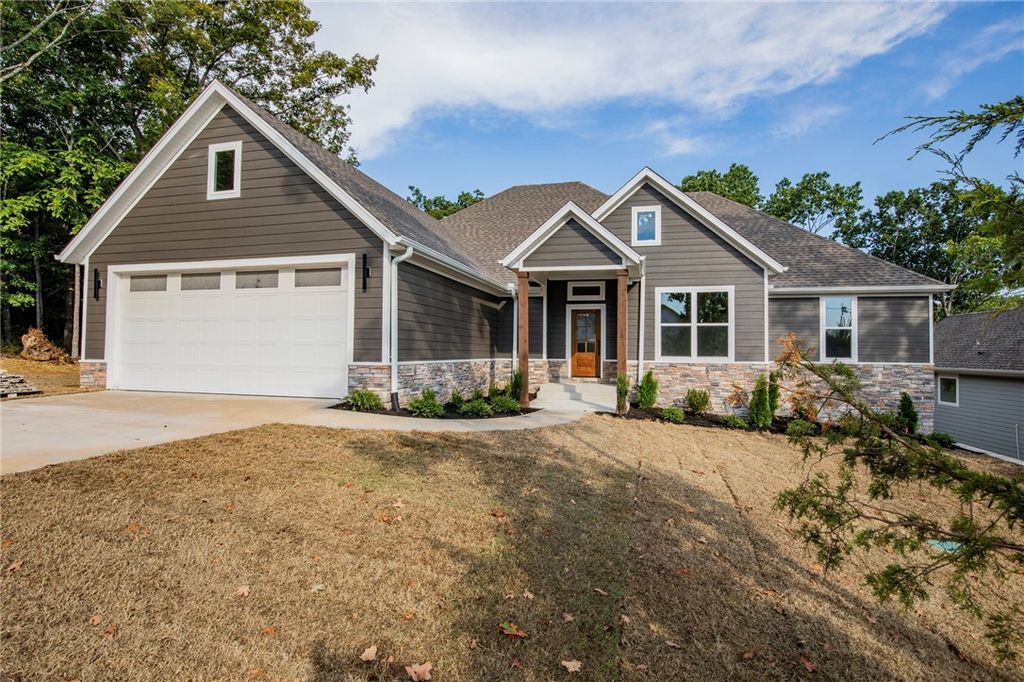 19 Nairn Lane, Bella Vista, AR 72715