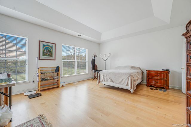 16 Oakhurst Court, Mount Sinai, NY 11766