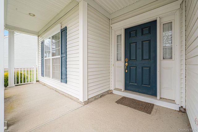 16 Oakhurst Court, Mount Sinai, NY 11766