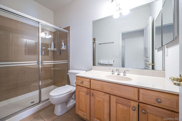 16 Oakhurst Court, Mount Sinai, NY 11766
