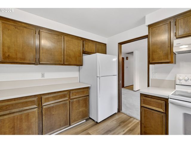 17363 Sw WASHINGTON Ct, Beaverton, OR 97078