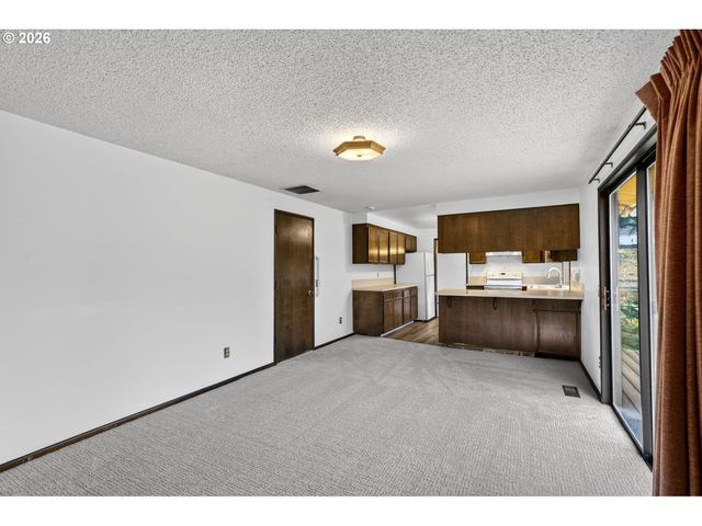 17363 Sw WASHINGTON Ct, Beaverton, OR 97078