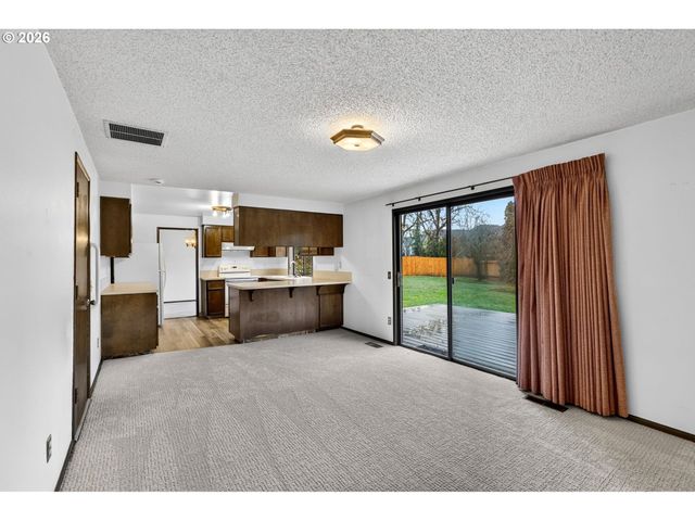 17363 Sw WASHINGTON Ct, Beaverton, OR 97078