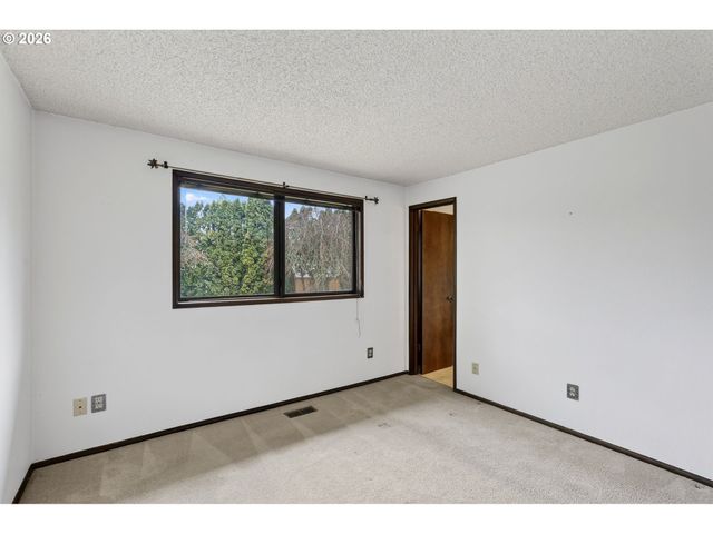 17363 Sw WASHINGTON Ct, Beaverton, OR 97078