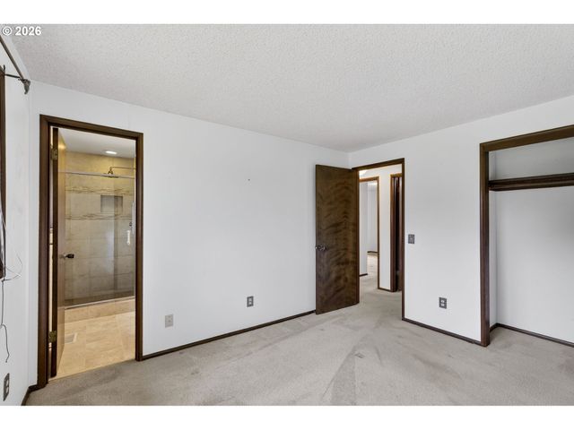 17363 Sw WASHINGTON Ct, Beaverton, OR 97078