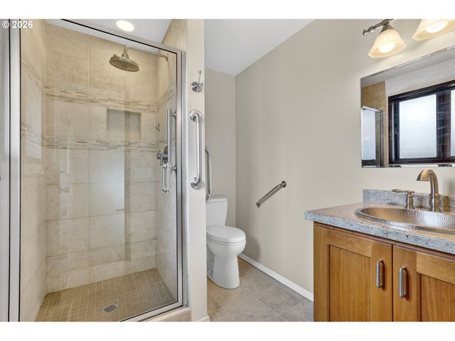 17363 Sw WASHINGTON Ct, Beaverton, OR 97078