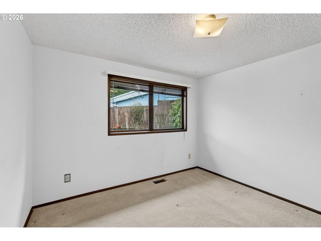 17363 Sw WASHINGTON Ct, Beaverton, OR 97078