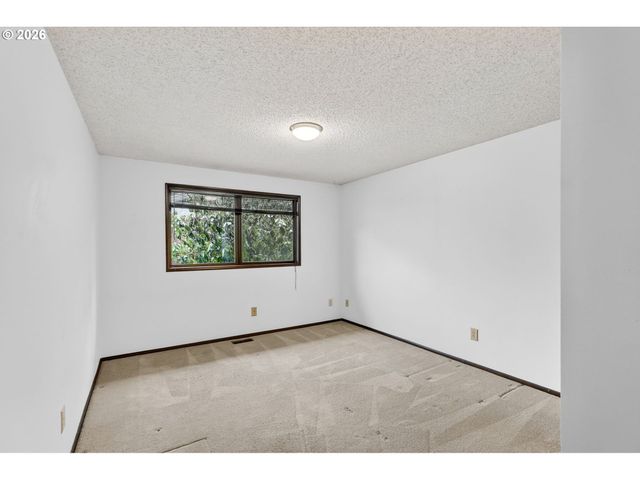 17363 Sw WASHINGTON Ct, Beaverton, OR 97078