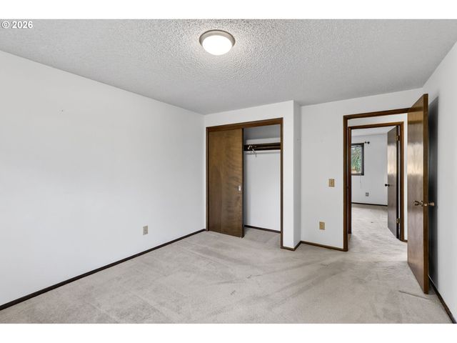 17363 Sw WASHINGTON Ct, Beaverton, OR 97078