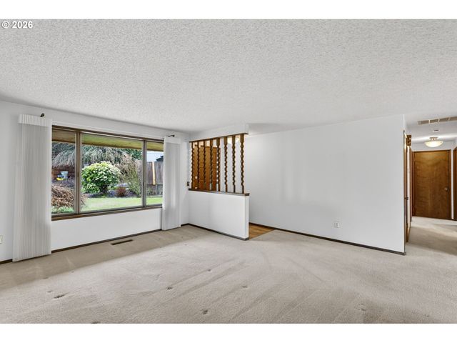 17363 Sw WASHINGTON Ct, Beaverton, OR 97078