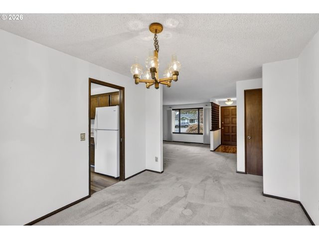 17363 Sw WASHINGTON Ct, Beaverton, OR 97078