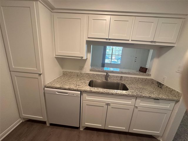 709 Skylark Road 709-D, Pasadena, TX 77502