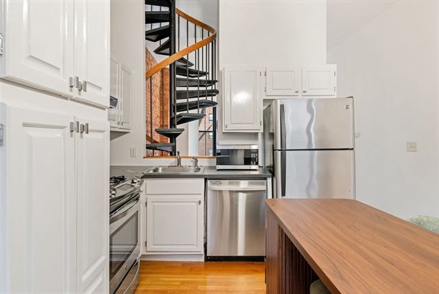 370 Columbus Ave B, Boston, MA 02116