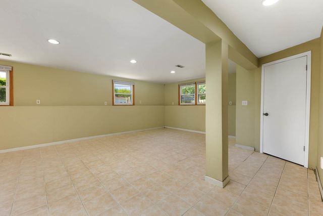 1403 E Lowden Avenue, Wheaton, IL 60189
