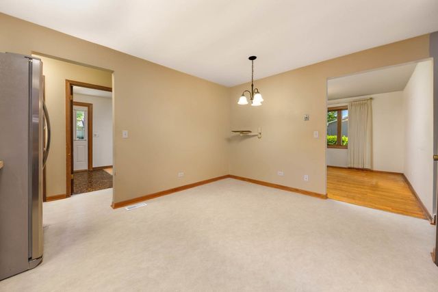 1403 E Lowden Avenue, Wheaton, IL 60189