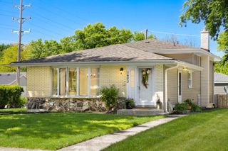 1403 E Lowden Avenue, Wheaton, IL 60189