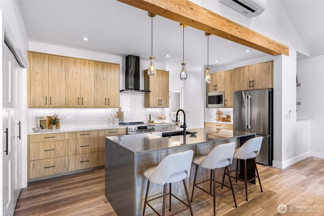 220 Skipping Stone Loop, Lynden, WA 98264