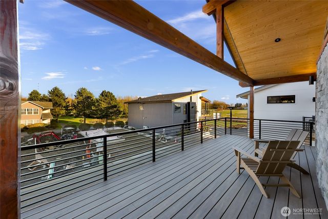 220 Skipping Stone Loop, Lynden, WA 98264