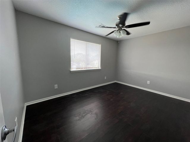 7931 Catalpa Street, Texas City, TX 77591