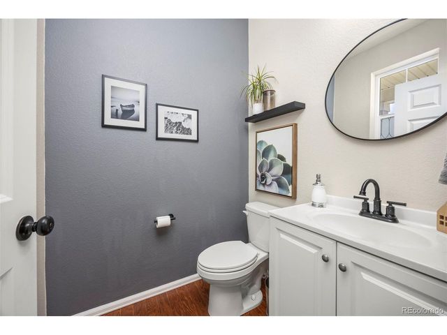 119 S Oak Hill Ct, Aurora, CO 80018