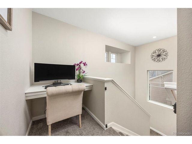 119 S Oak Hill Ct, Aurora, CO 80018