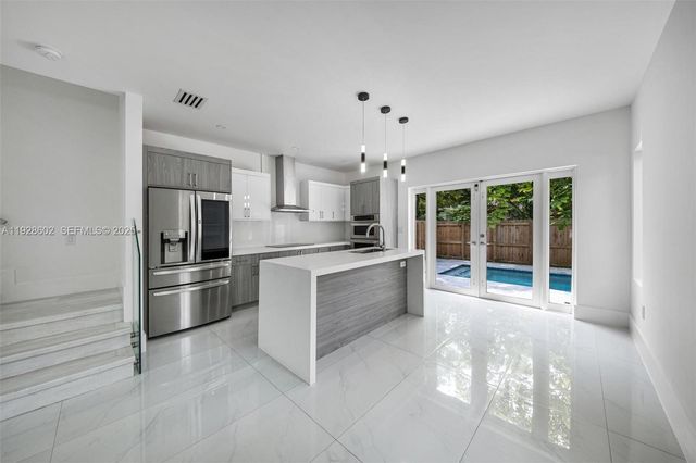 3142 Carter St 3142, Miami, FL 33133