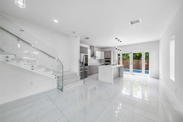 3142 Carter St 3142, Miami, FL 33133