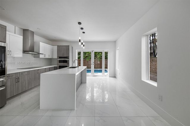 3142 Carter St 3142, Miami, FL 33133