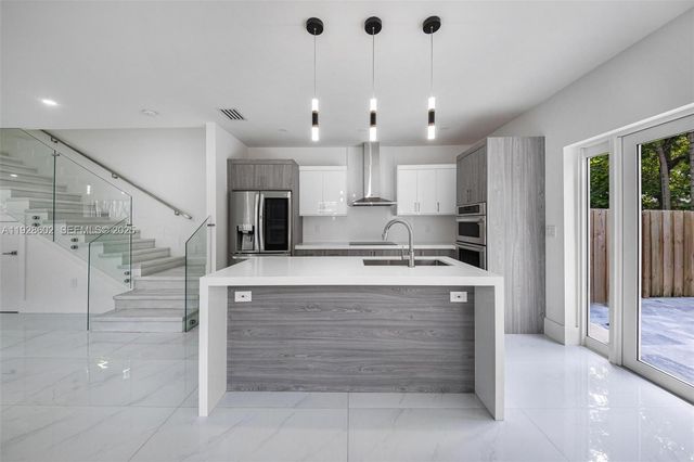 3142 Carter St 3142, Miami, FL 33133