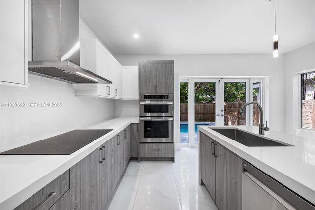 3142 Carter St 3142, Miami, FL 33133