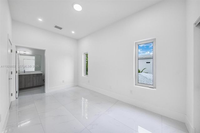 3142 Carter St 3142, Miami, FL 33133