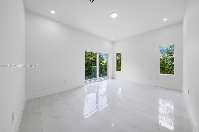 3142 Carter St 3142, Miami, FL 33133