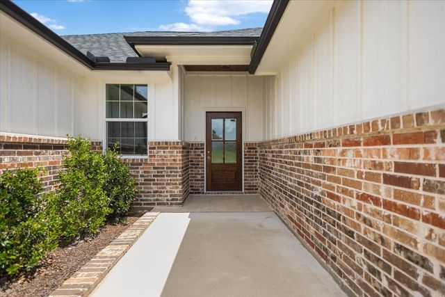 113 Hay Meadow Drive, Winona, TX 75792
