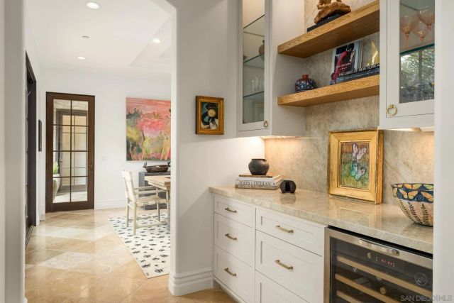 1040 Crest Dr, Encinitas, CA 92024
