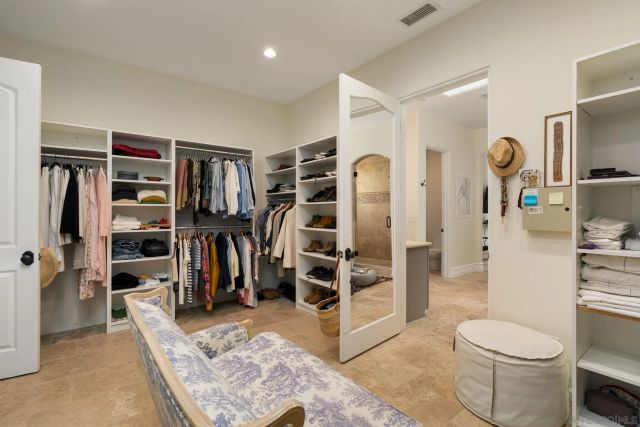 1040 Crest Dr, Encinitas, CA 92024