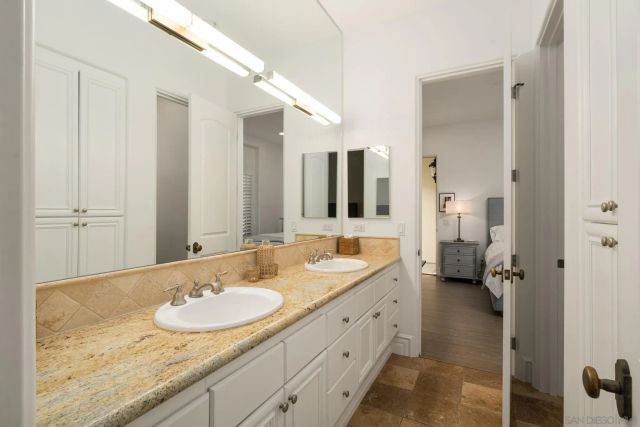 1040 Crest Dr, Encinitas, CA 92024
